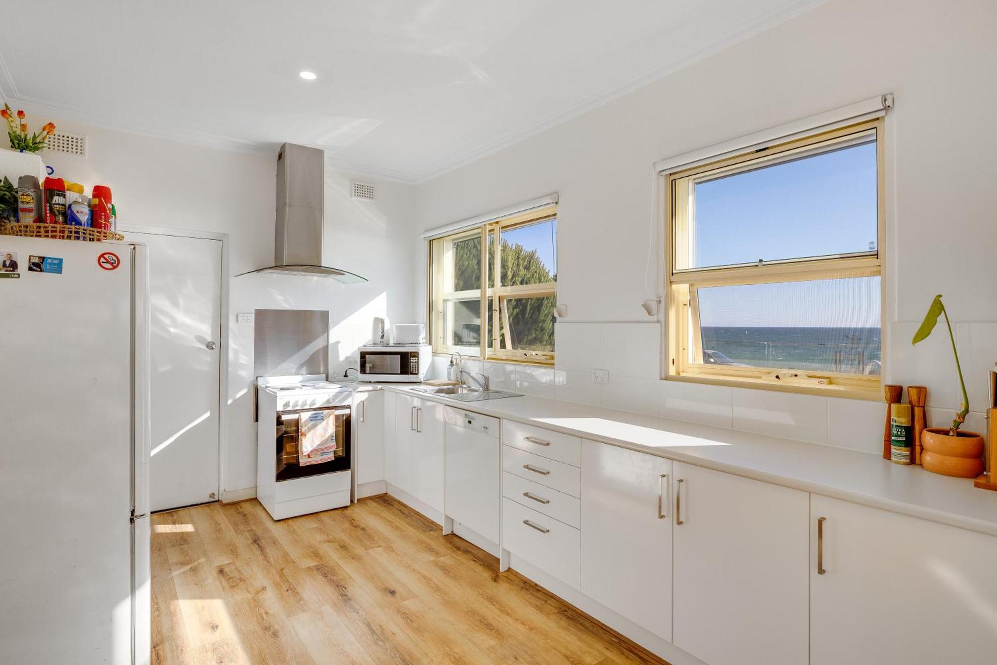 House With Private Beachfront Pool Glenelg