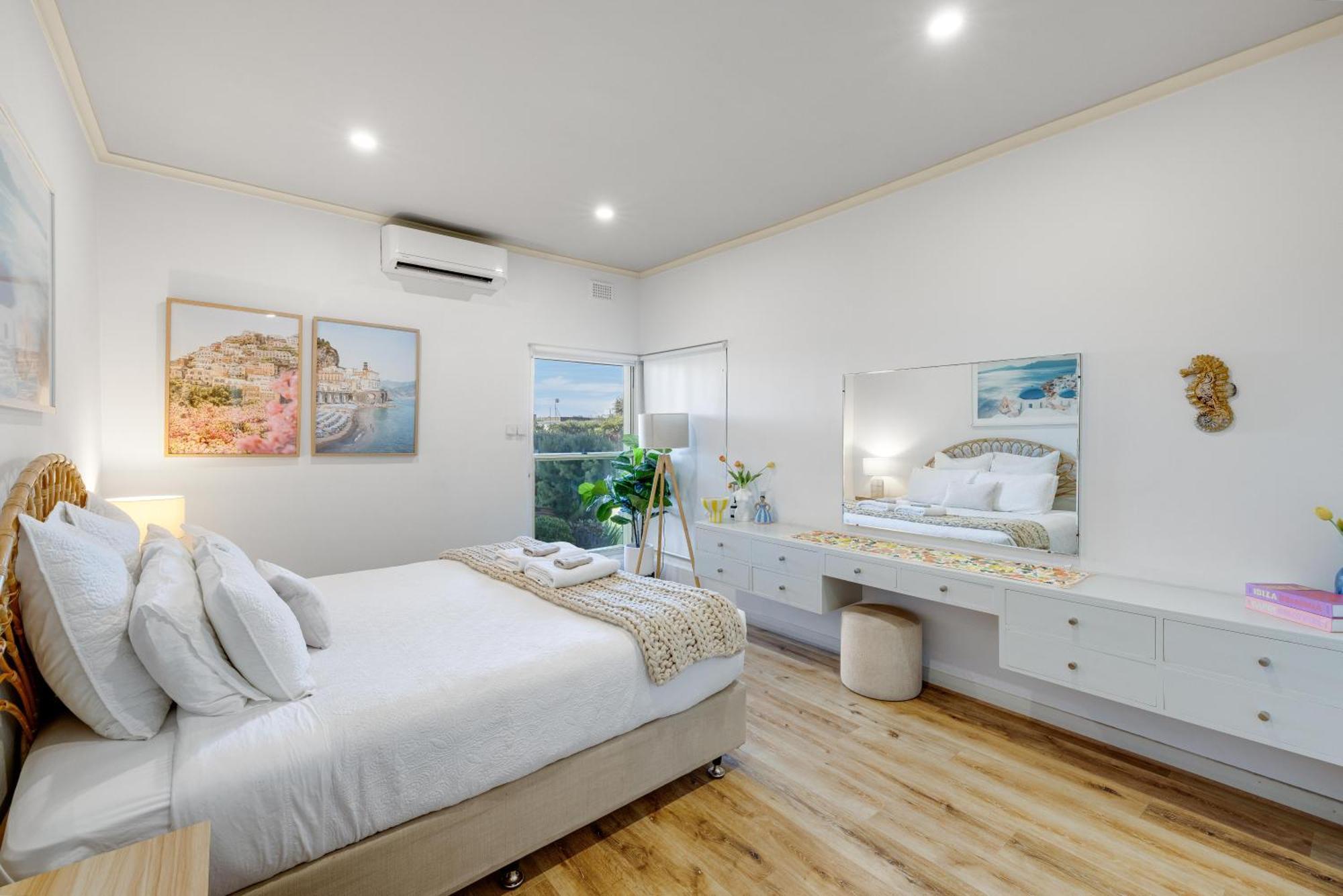 Holiday home House With Private Beachfront Pool